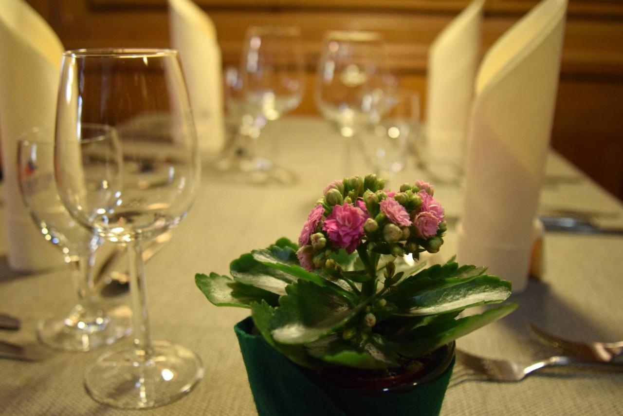 ולבורג Hotel Gasthof Zum Loewen מראה חיצוני תמונה