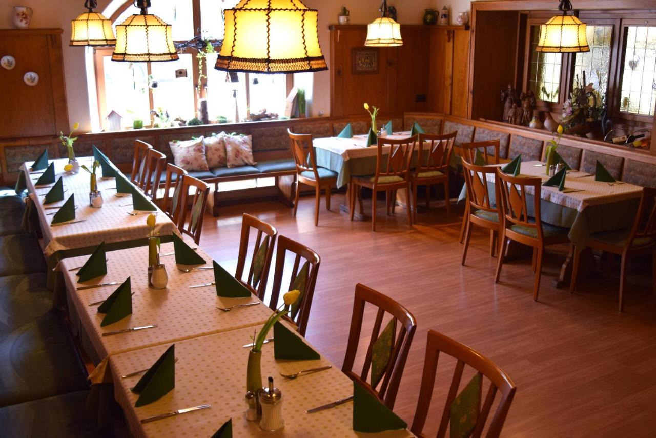 ולבורג Hotel Gasthof Zum Loewen מראה חיצוני תמונה