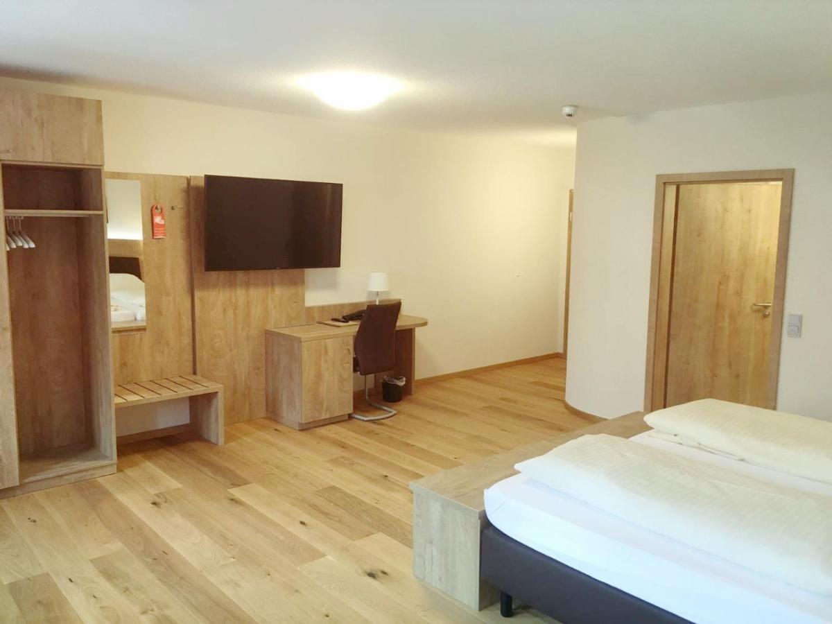 ולבורג Hotel Gasthof Zum Loewen מראה חיצוני תמונה